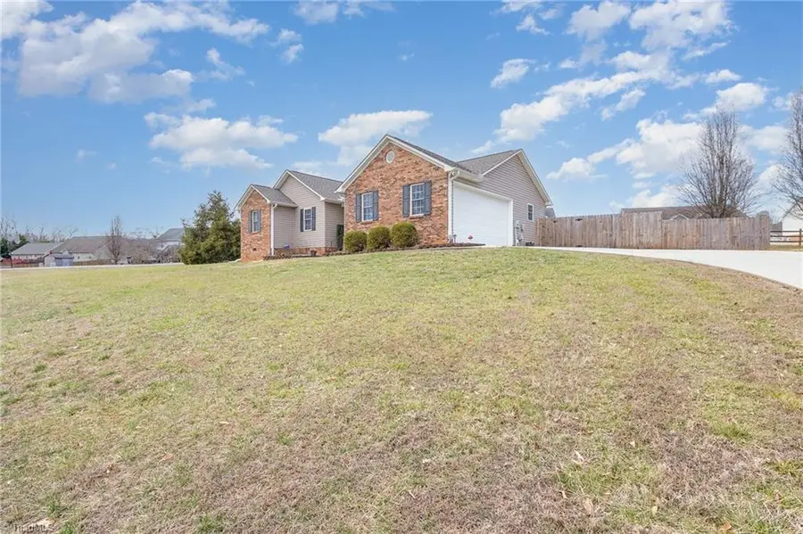 125 Gumtree Court, Mocksville, NC 27028 - Image #2