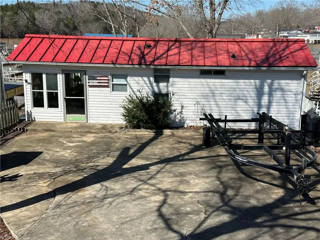 117 Badin Lake Circle, New London, NC 28127 - Image #1