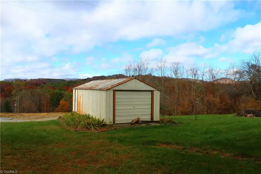 184 Deer Haven Road, Sparta, NC 28675 - Image #3