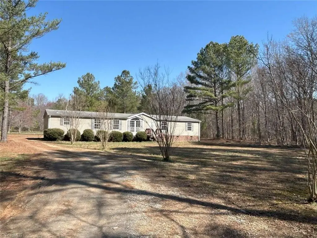 215 Fairfield Court, Thomasville, NC 27360 - Image #1