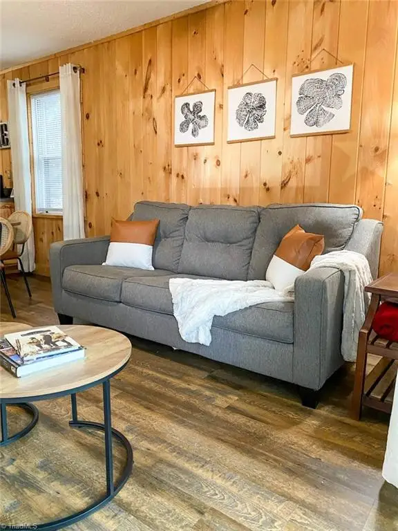 103 Mid Holiday Lane, Beech Mountain, NC 28604