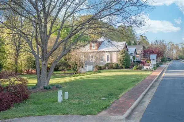 110 Town Lot Drive, Pfafftown, NC 27040