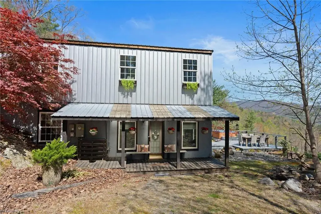 3086 Summit Road, Purlear, NC 28665 - Image #1