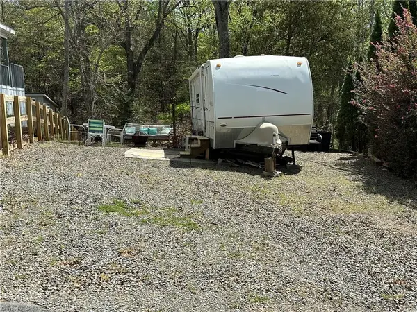 117 Deerfield Drive, New London, NC 28127