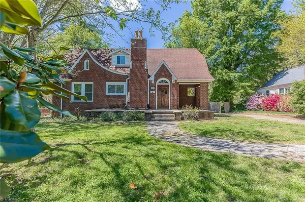 122 Rosedale Circle, Winston-Salem, NC 27106