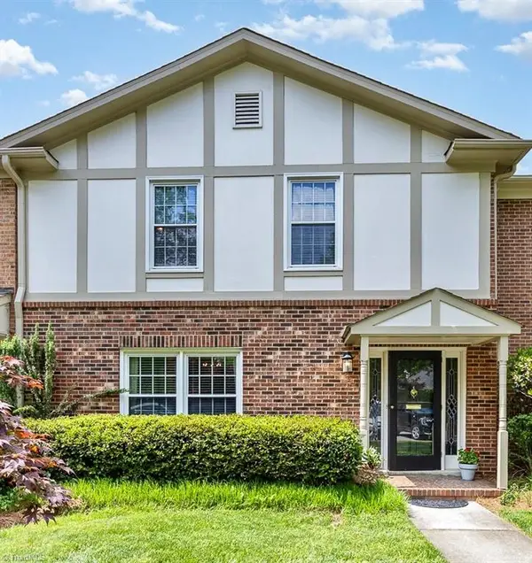 15 Fountain Manor Drive #B, Greensboro, NC 27405