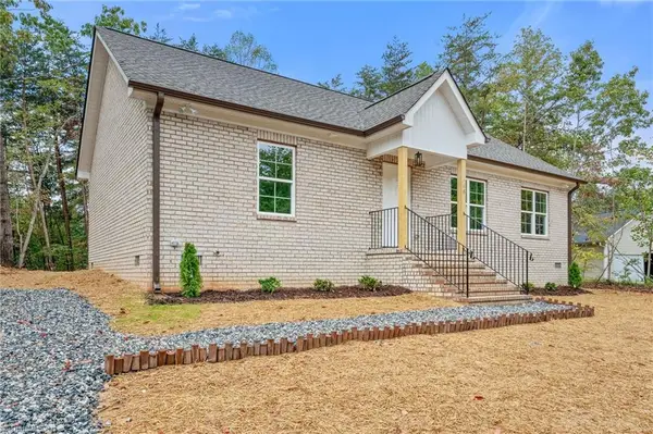 2314 Kings Court, Madison, NC 27025