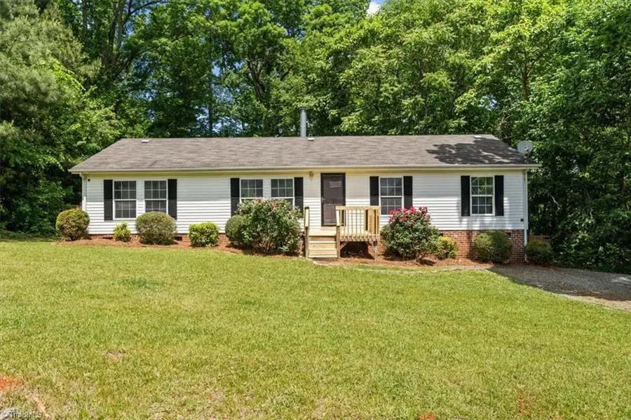 1004 Candlewood Circle, Siler City, NC 27344 - Image #3