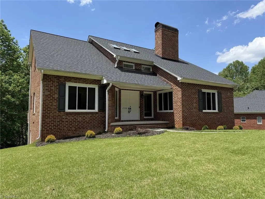 2528 Treetop Lane, Winston Salem, NC 27101 - Image #1