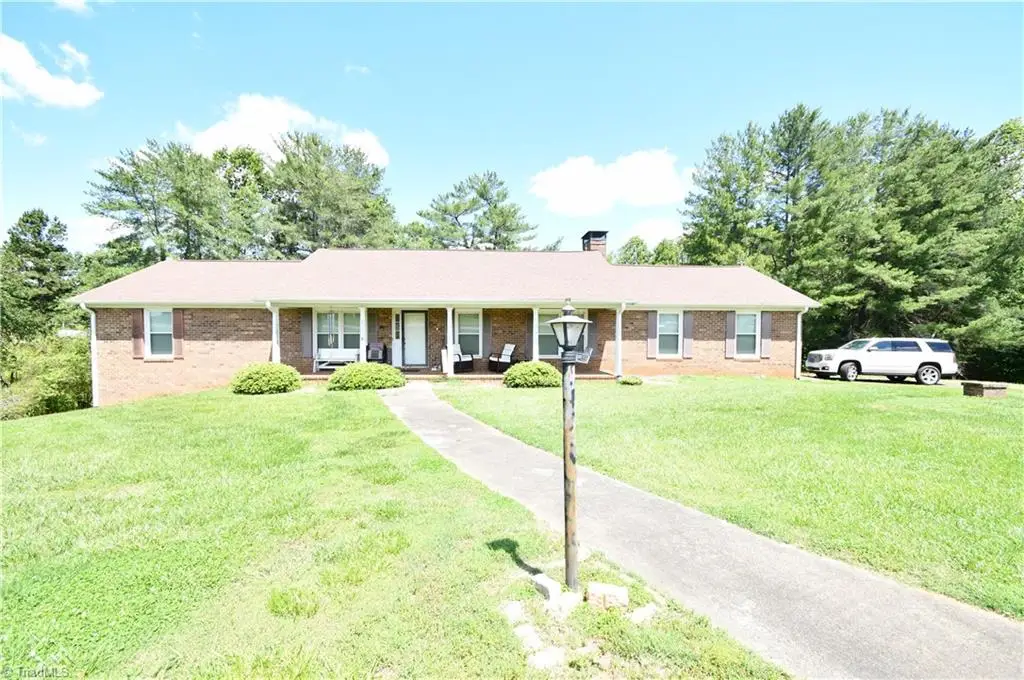 2952 Nc 268, Pilot Mountain, NC 27041 - Image #1