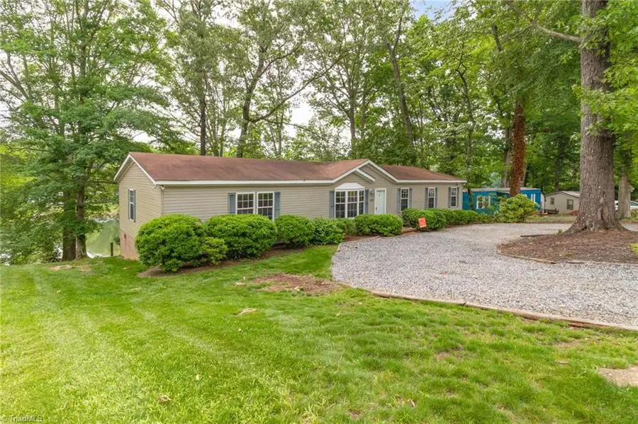 7232 Executive Circle, Denver, NC 28037 - Image #2