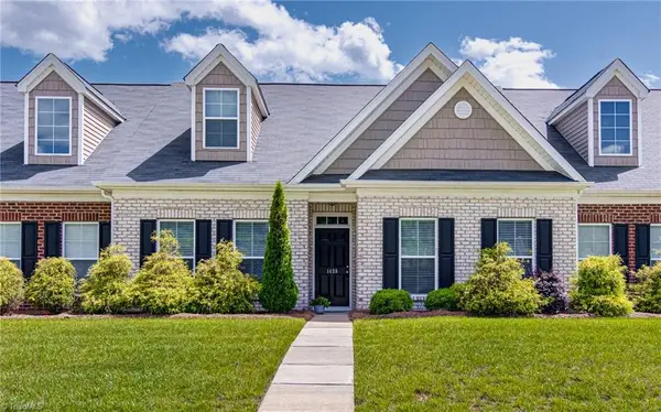 1438 Crestlawn Trail, Pfafftown, NC 27040