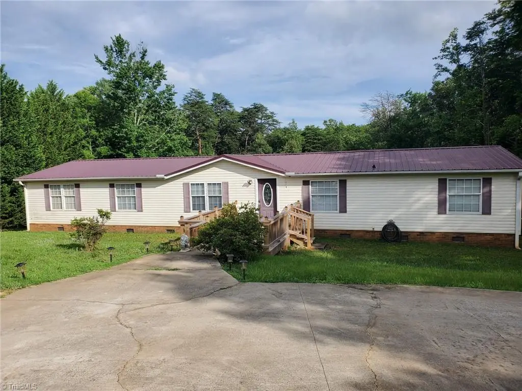 3947 Nc Highway 8 S, Walnut Cove, NC 27052 - Image #1