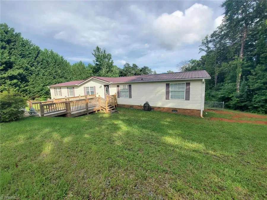 3947 Nc Highway 8 S, Walnut Cove, NC 27052 - Image #3