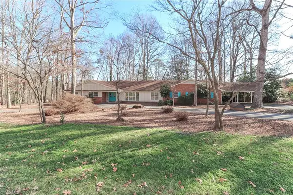 251 Gleneagles Road E, Statesville, NC 28625