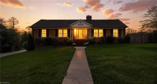 2008 Downing Street, Greensboro, NC 27410