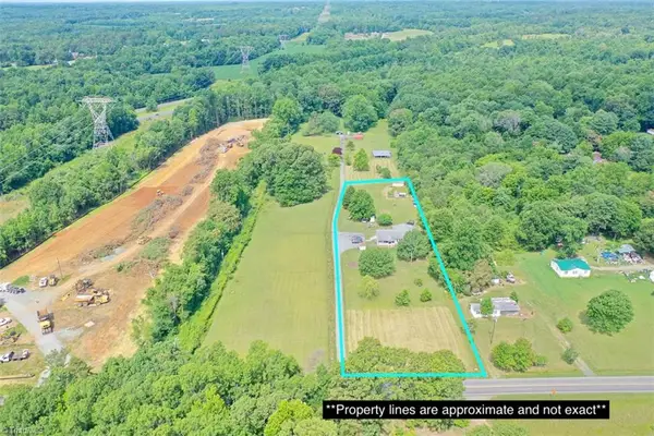 5731 Julian Airport Road, Liberty, NC 27298