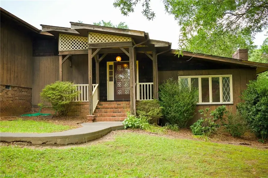 112 Balcony Lane, Mount Airy, NC 27030 - Image #3