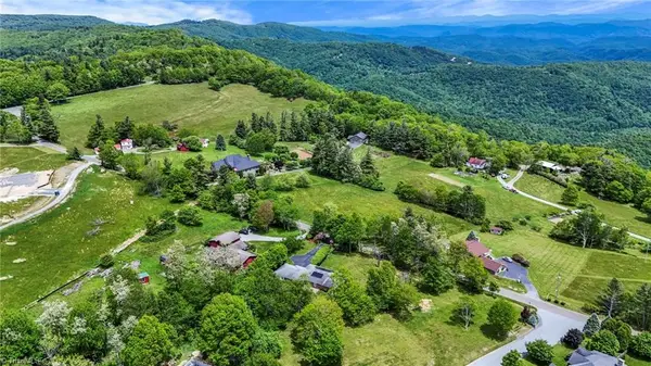 1925 Green Hill Road, Blowing Rock, NC 28605