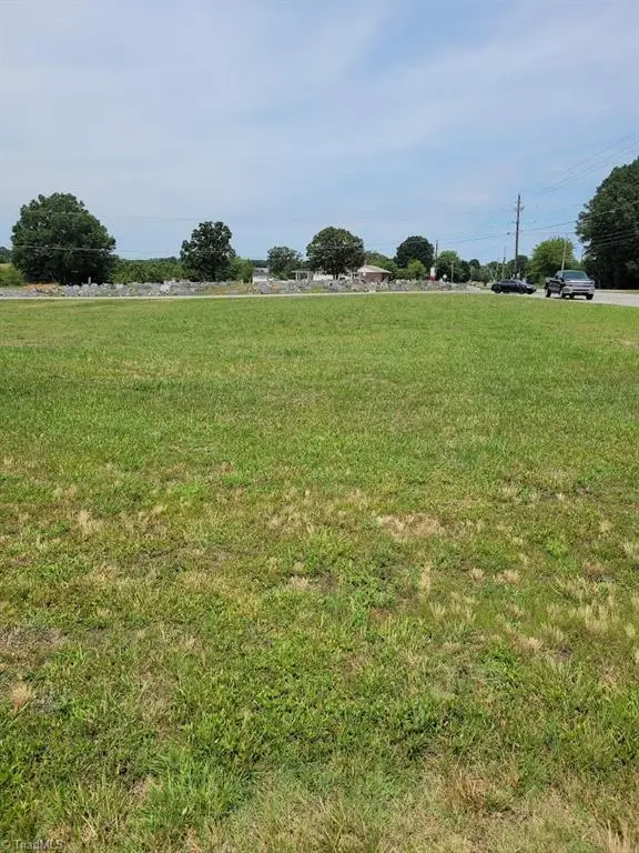 4814 Nc Highway 90 E, Hiddenite, NC 28636 - Image #2