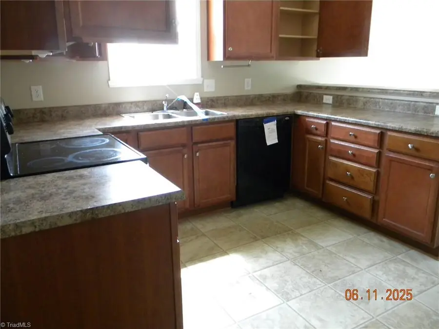 5842 Sunny Ridge Trail, Clemmons, NC 27012 - Image #2