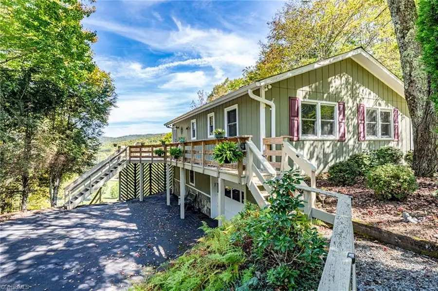 924 Balsam Drive, Newland, NC 28657 - Image #3