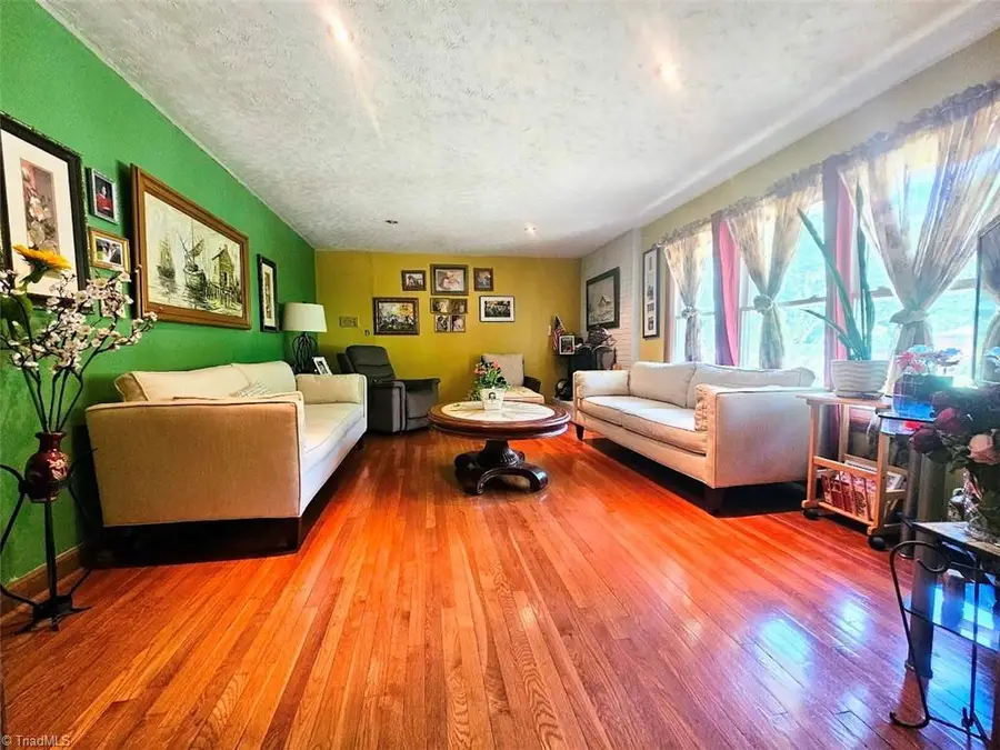 517 Liberty Avenue, Lexington, NC 27292 - Image #2