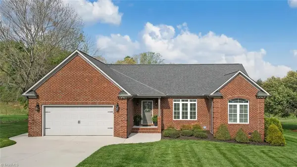 178 E Plantation Circle, Reidsville, NC 27320