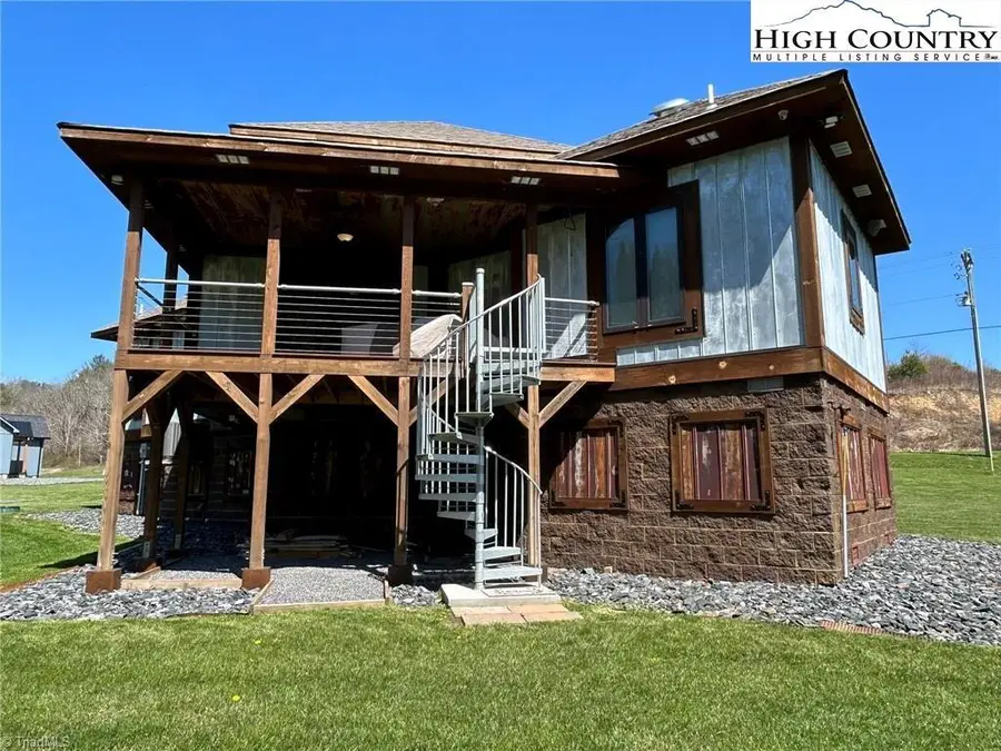 972 W Deep Ford Road, Lansing, NC 28643 - Image #2