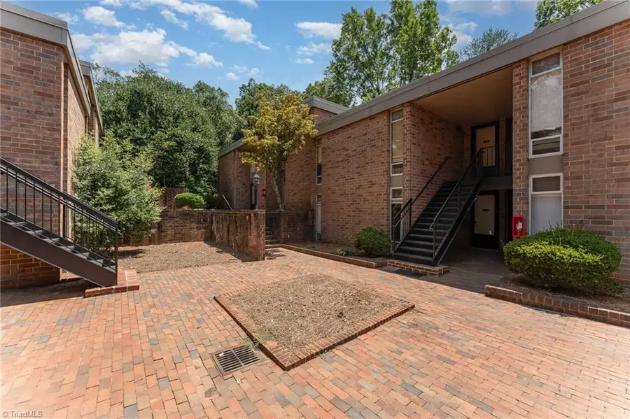1757 S Hawthorne Road, Winston Salem, NC 27103 - Image #2