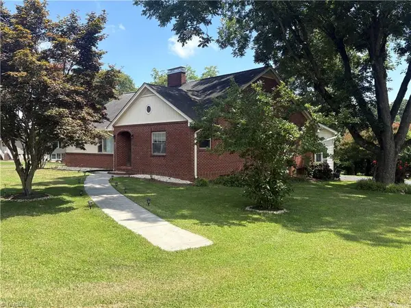 315 W Main Street, Boonville, NC 27011