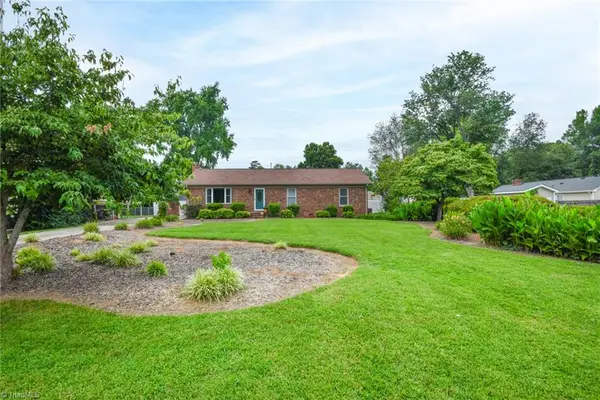 5004 Renville Drive, Greensboro, NC 27406