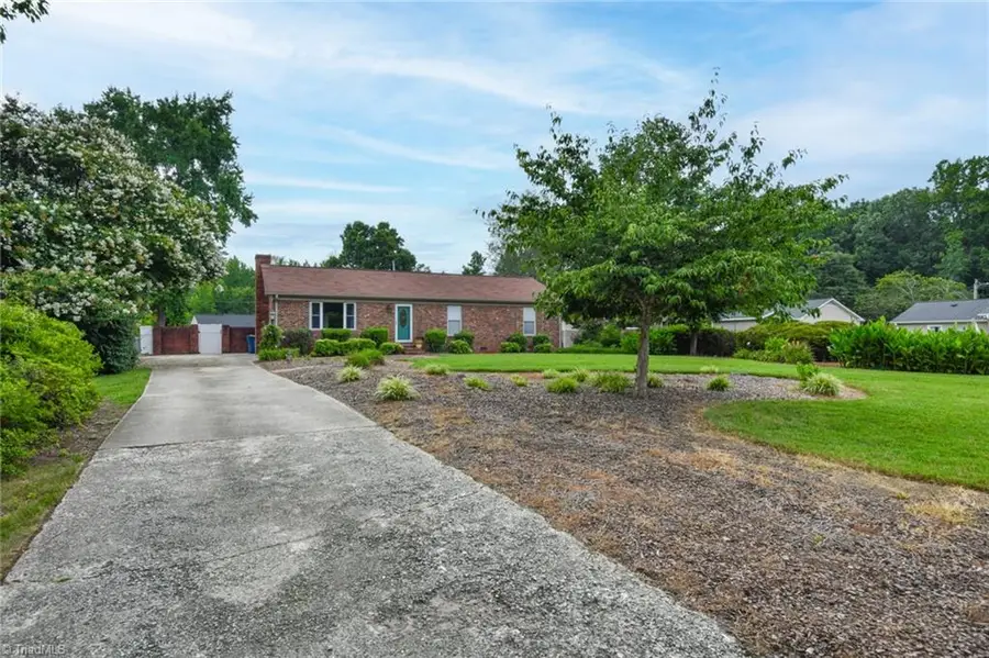 5004 Renville Drive, Greensboro, NC 27406 - Image #3