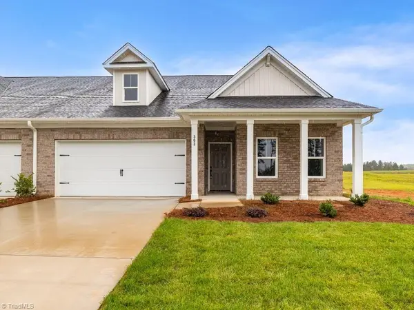 3528 Townland Circle, Clemmons, NC 27012