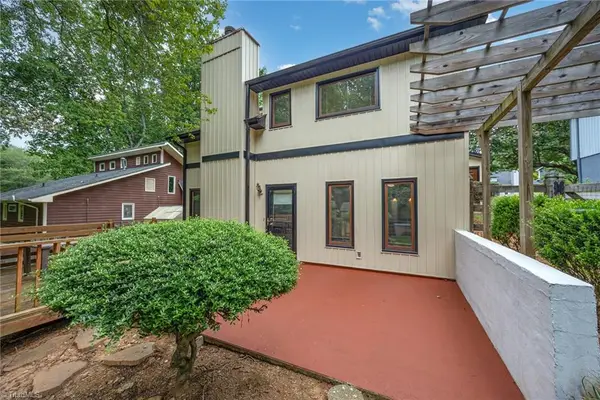 132 Carrisbrooke Lane, Winston-Salem, NC 27104