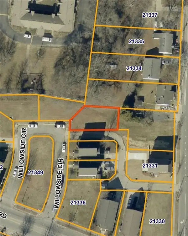 15 Willowside Circle, Greensboro, NC 27401