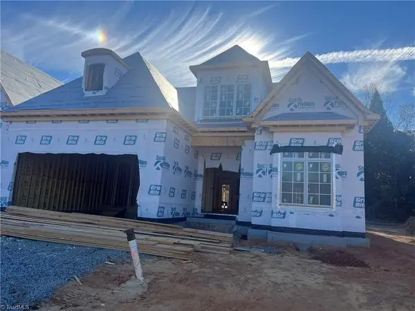 14 Creswell Manor Drive, Greensboro, NC 27407