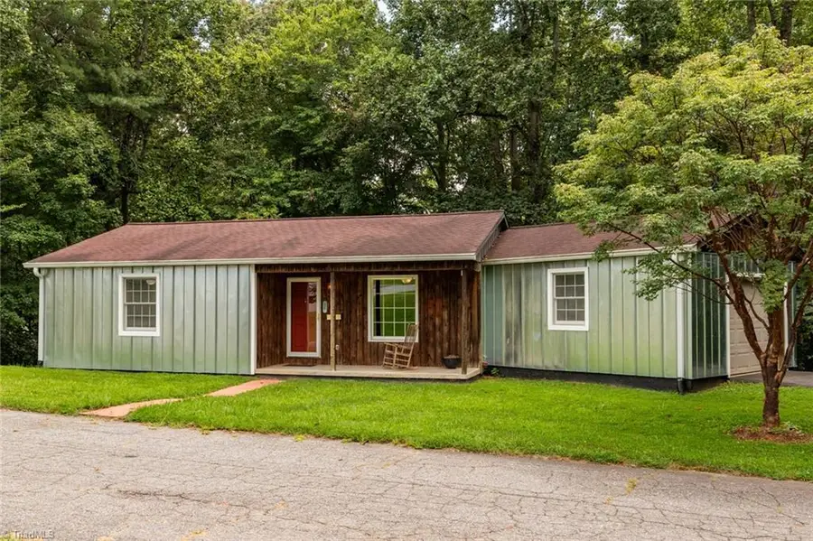 607 W Pine Circle, Wilkesboro, NC 28697 - Image #2