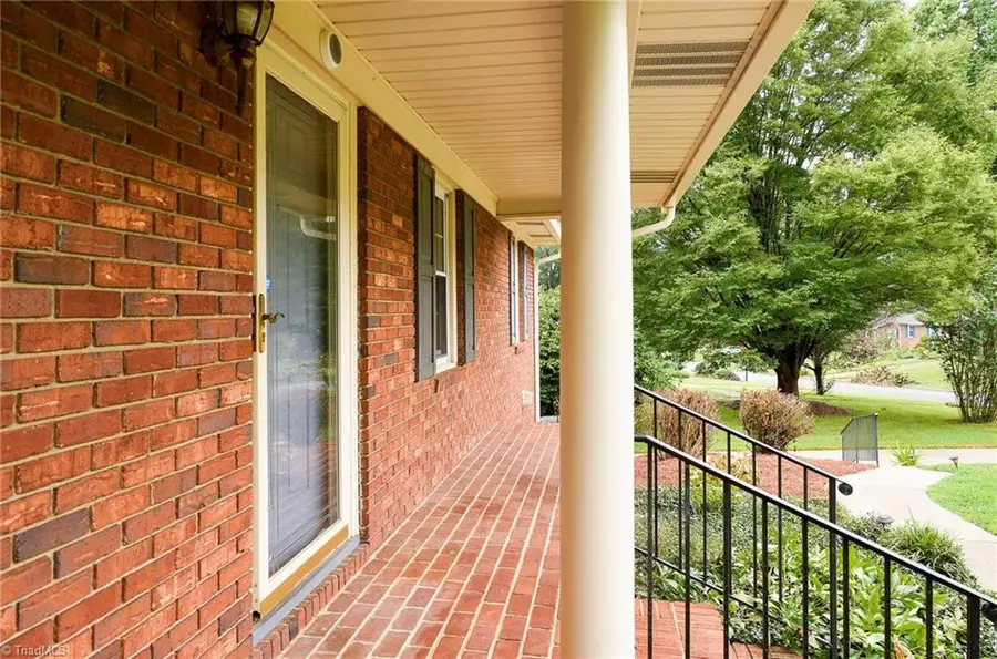 2507 Amesbury Road, Winston Salem, NC 27103 - Image #3
