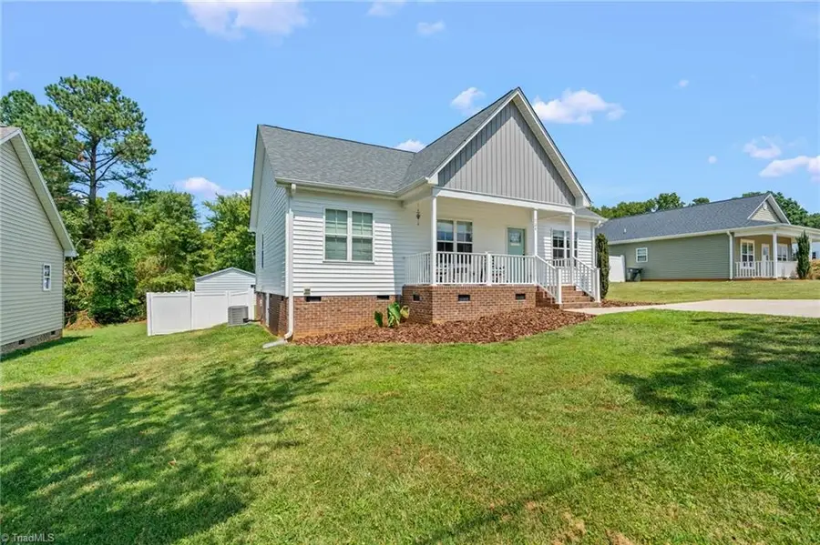 724 Sherwood Road, Asheboro, NC 27205 - Image #2