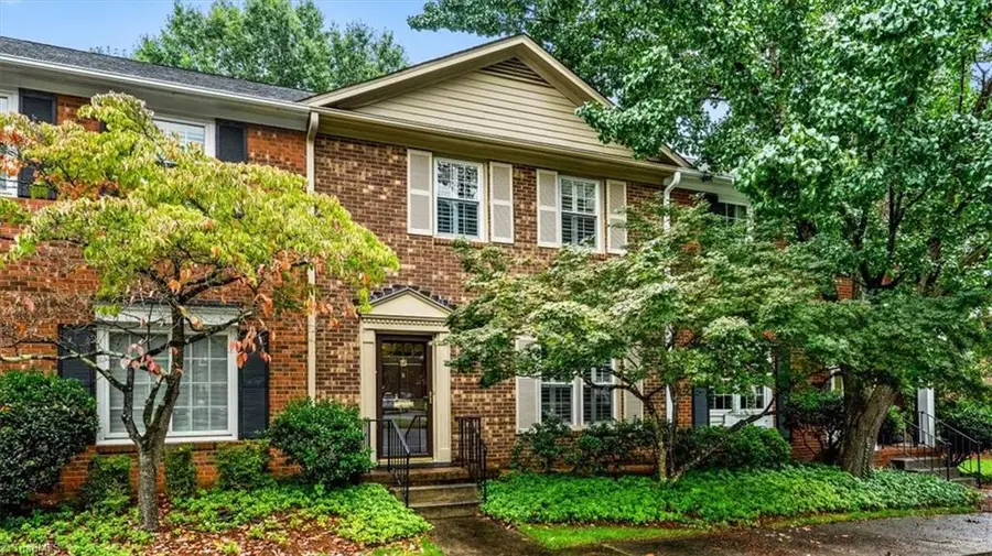 10 Fountain Manor Drive #B, Greensboro, NC 27405 - Image #2