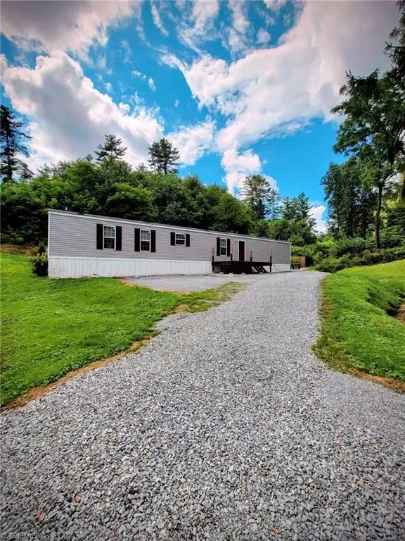 10298 Nc Highway 18 S, Laurel Springs, NC 28644