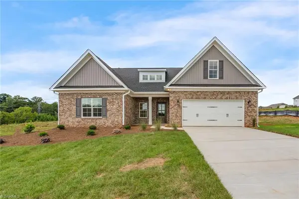 3701 Pasture View Drive, Summerfield, NC 27358