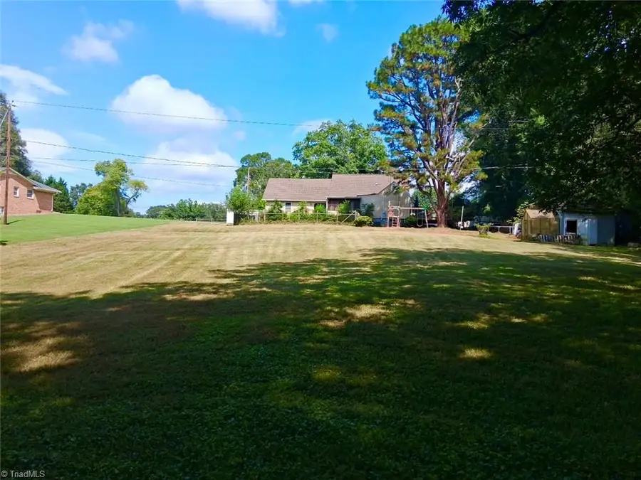 2712 Brushy Mountain Road, Wilkesboro, NC 28697 - Image #3