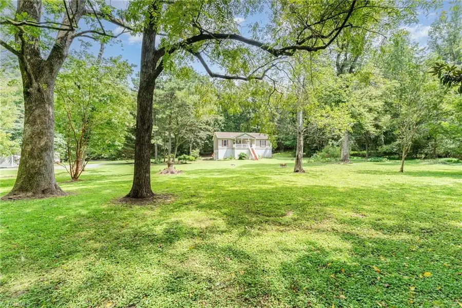 634 E Swannanoa Avenue, Liberty, NC 27298 - Image #3