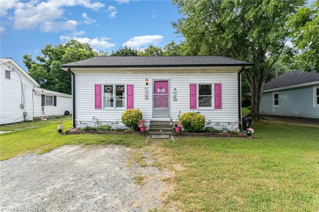207 Harris Street, Thomasville, NC 27360 - Image #1