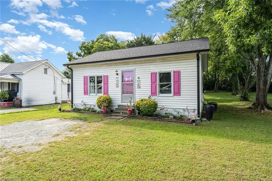 207 Harris Street, Thomasville, NC 27360 - Image #2