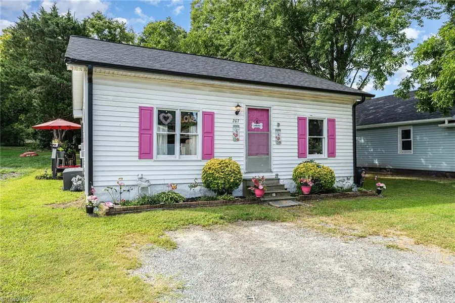 207 Harris Street, Thomasville, NC 27360 - Image #3