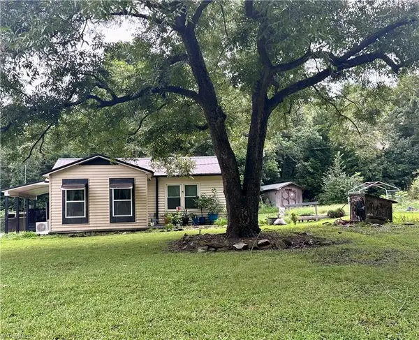 341 King Road, Seagrove, NC 27341