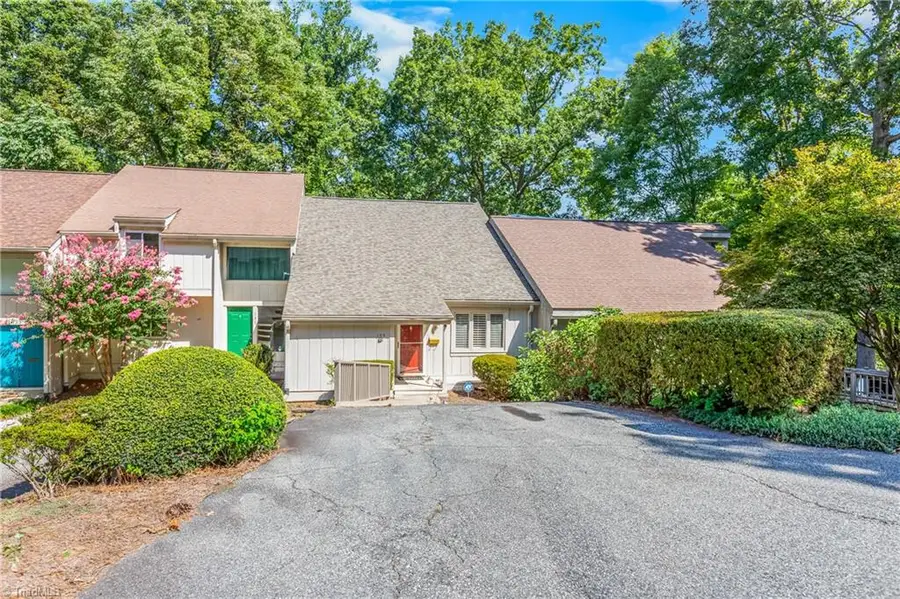 139 Lamplighter Circle, Winston Salem, NC 27104 - Image #2